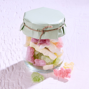 Glas m. l�g m/ P�ske vingummier og skumharer 215g