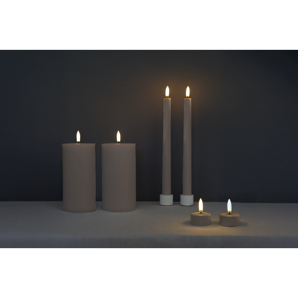 2 stk. Uyuni LED kronelys, 2 bloklys &amp; 2 fyrfadslys - sandstone, batterier &amp; fjernbetjening