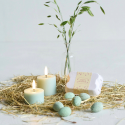 2 stk. Uyuni mini bloklys, batterier, remote &amp; &aelig;ggebakke med nougat fugle&aelig;g